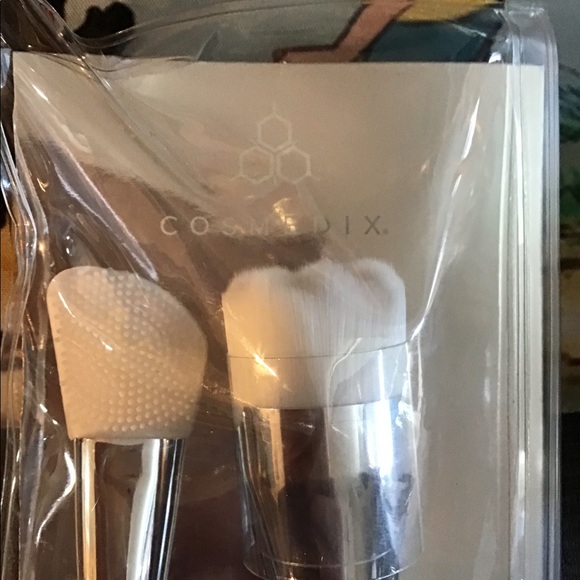 Cosmedix Brush Set - Picture 2 of 3